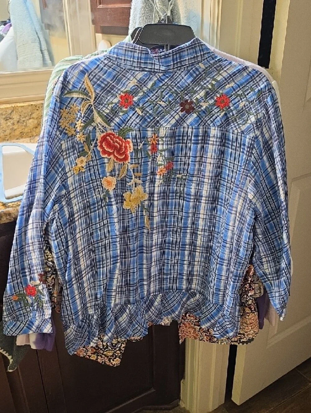 Johnny Was Blue Plaid Embroidered Shirt with Floral Accent Size L Nwot - Picture 5 of 5